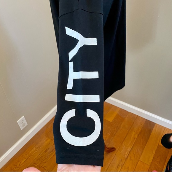 Black High-Low Top - Picture 4 of 9